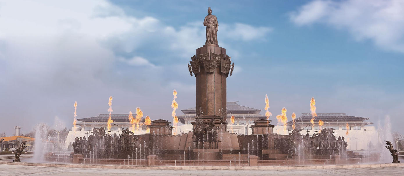 《孫武頌》動(dòng)感雕塑依據(jù)孫子軍事文化思想，采用現(xiàn)代雕塑藝術(shù)設(shè)計(jì)而成。該動(dòng)感雕塑運(yùn)用了先進(jìn)的數(shù)字技術(shù)，采用激光、音響、焰火、水霧、轉(zhuǎn)動(dòng)、燈光、噴泉等有機(jī)組合，生動(dòng)演繹了古代戰(zhàn)爭場面，場景高潮迭起、五彩繽紛、雄渾博大、震撼人心，是目前科技含量最高、工藝最復(fù)雜、藝術(shù)效果最佳的景觀動(dòng)態(tài)雕塑典范。.jpg